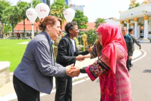 Khofifah Optimis Dua Program Master Degree King’s College London Kuatkan Kualitas SDM Jatim dan Peluang Beasiswa LPDP Kemenkeu