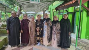 Bersiap Pulang ke Kampung Halaman, Jemaah Haji NTT Dandan Ala Ratu dan Raja