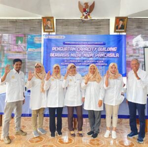 Penguatan Capacity Building Berbasis Nilai-Nilai Pancasila di Lembaga Adat Desa Kayu Kebek oleh Tim Dosen PPKn FISIPOL UNESA