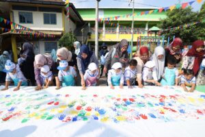 Cap 5 Jari sebagai Komiten Awal Dukungan dan Kolaborasi antara Pihak Sekolah dan Orang Tua