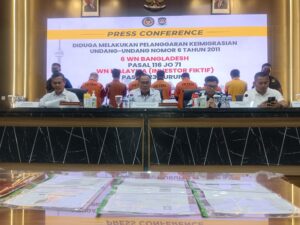 Operasi Wirawaspada, Imigrasi Surabaya Amankan Enam WNA Asal Bangladesh dan Satu WNI Asal Malaysia
