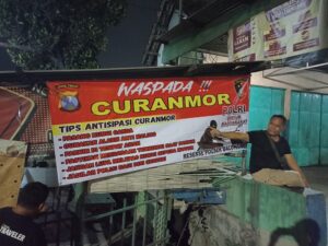 Polsek Balongbendo Pasang Himbauan Antisipasi Curanmor di Titik Rawan