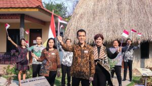 Peringati HUT Kemerdekaan RI, Mercure Surabaya Grand Mirama Gelar Upacara Bendera hingga Karnaval