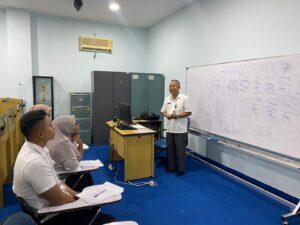 Pusat Bahasa UHT Gelar Uji Kompetensi Dosen Melalui English Proficiency Test (EPT)