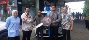 BRI Branch Office Krian Serahkan Hadiah Langsung PHS Ke Pemenang Undian Periode Semester 2, Tahun 2024