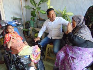 Wujud Nyata Kepedulian Sidoarjo, Tiga Warga Dapat Bantuan Kursi Roda