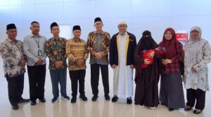 Melahirkan di Makkah Saat Musim Haji, Jemaah Haji Embarkasi Surabaya Tiba di Tanah Air