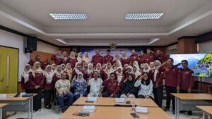 Dosen UNESA Latih Guru PPKn Mojokerto Buat Media Pembelajaran Berbasis AI