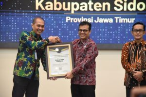 Pemkab Sidoarjo Raih Penghargaan Gadjah Mada Digital Transformation Governance Index Award 2025