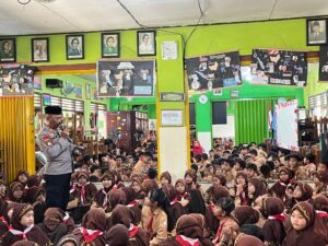 Polsek Taman Sosialisasikan Anti Bullying di SDN Kramat Jegu 2
