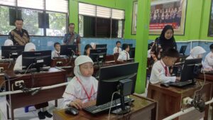 Dinas Pendidikan Sidoarjo Pastikan Pelaksanaan ANBK di SDN Kedungturi Berjalan Lancar
