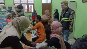 Masak Nonstop 4 Hari, Relawan Dapur Ponpes Al Khoziny Disuntik Vitamin Gratis