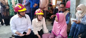 Tinjau Ponpes Al Khoziny, Kali ini Wagub Emil Ajak Istri
