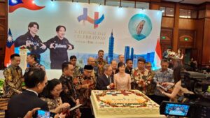 Perkuat Kemitraan Global: Rektor UHT Hadiri National Day Celebration Taiwan Ke-114 di Surabaya