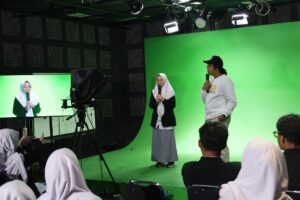 Siapkan Pimpinan Muda Melek Media, SMA Al Muslim Gendeng KECE Media UNESA lewat Kelas Broadcasting dan Branding