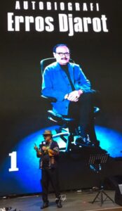 Erros Djarot Rilis Autobiografi dan Terima Penghargaan Rekor MURI