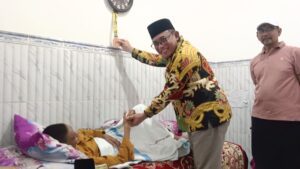 Bambang Pujianto Tersentuh Lihat Semangat Rosi, Korban Mushola Ambruk Al Khoziny