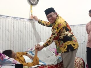 Bambang Pujianto Tersentuh Lihat Semangat Rosi, Korban Mushola Ambruk Al Khoziny