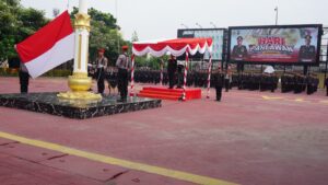 Gelar Upacara Hari Pahlawan: Wakapolresta Ajak Anggota Teladani Semangat Juang Pahlawan