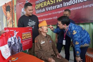 Telkomsel dan Kita bisa Laksanakan Program “Visi untuk Pahlawan”, Operasi Katarak bagi 20 Veteran dan Keluarga di Surabaya