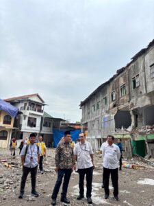 Cek Lapangan, Kemenko Pemberdayaan Masyarakat Pastikan Kesiapan Rekontruksi Pesantren Al Khoziny