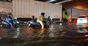 Banjir Rendam Enam Kecamatan di Sidoarjo, Warga Keluhkan Drainase Buruk