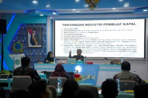 Perkuat Kolaborasi Maritim, BEM FTIK UHT Gelar Seminar Ekonomi Biru Berkelanjutan