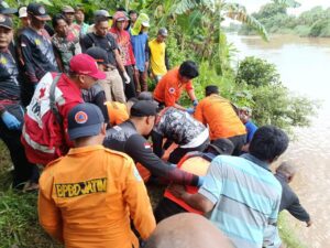 Remaja Hilang di Sungai Widas Ditemukan Tewas, Operasi SAR Nganjuk Resmi Ditutup
