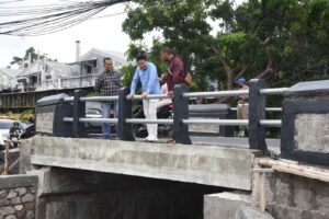 Jembatan Banjarsari Rampung, Bupati Langsung Sidak