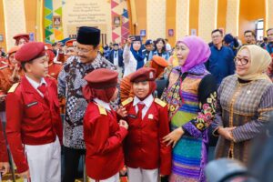 Kepala Sekolah Rakyat se-Jatim Dibekali Bimtek, Khofifah Tekankan Penguatan Pengelolaan SR