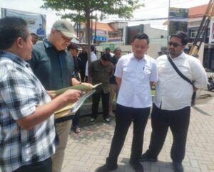 DPRD Sidoarjo Sidak Lokasi Sengketa Fasum Desa Kemiri, Minta BPN Lakukan Ukur Ulang