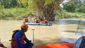 Korban Tenggelam di Sungai Lamong Ditemukan 14,6 Km dari Lokasi Awal