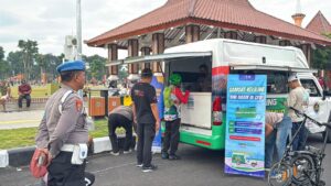 Layanan Humanis Polresta Sidoarjo di Car Free Day, Warga Senang Bisa Urus SKCK hingga Cek Kesehatan Gratis