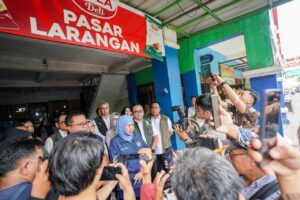 Sidak ke Pasar Larangan, Gubernur Khofifah Instruksikan Perlancar Distribusi dan Perbanyak Suplai
