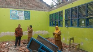 Atap Kelas Ambruk di SMPN 1 Gedangan, DPRD Sidoarjo Soroti Lemahnya Pemetaan Sarpras Pendidikan