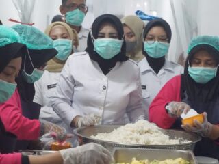 Pastikan Kebersihan SPPG, Wabup Sidoarjo Sidak Dapur di Kecamatan Tarik