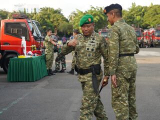 Hadiri Penyerahan 100 Damkar, Danrem 084/BJ Siap Lindungi Masyarakat  