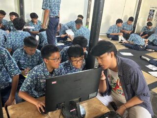 The Creative Expedition Behind the Series: SMP Al Muslim Jawa Timur Eksplorasi Animasi dan Dubbing di Mocca Studio