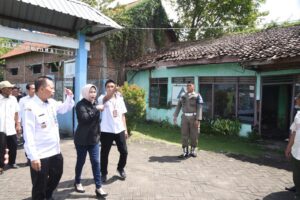 Bangunan Sekolah Nyaris Roboh, Wabup Perintahkan Renovasi Total