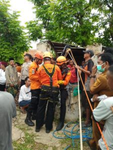 Nenek di Sumenep Ditemukan Tewas di Dasar Sumur, Dievakuasi Tim SAR Gabungan