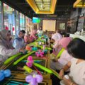 Workshop Buket Balon di ARTOTEL Hayam Wuruk Surabaya Meriah, Peserta Antusias Bereksplorasi