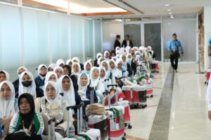 Kloter Pertama Jemaah Haji Embarkasi Surabaya Terbang dari Bandara Juanda