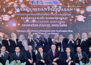 Wabup Sidoarjo Mimik Idayana Sandang Gelar S.A.P Usai Rampungkan Studi di Unitomo