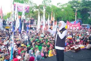 Khofifah Luncurkan Paket Kebijakan Pro-Buruh di May Day 2026