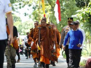 Kemenag Jatim Sambut 57 Bhikkhu Peserta Indonesia Walk for Peace 2026