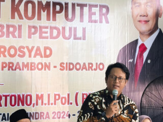 BRI Kanca Krian Salurkan Bantuan Komputer Kepada MI Ar-Rosyad Prambon