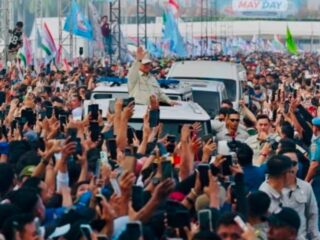 Prabowo Joget saat May Day 2026, Pangkas Potongan Operator Ojol Jadi 8 Persen 
