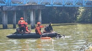 SAR Sisir Kali Lamong Cari Pemancing Tenggelam, Hasil Masih Nihil