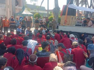Duduk Bareng Mahasiswa, Ketua DPRD Sidoarjo Tampung Aspirasi Demo UMSIDA