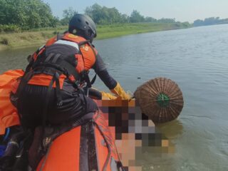 Tim SAR Temukan Pencari Ikan Tenggelam di Bengawan Solo Bojonegoro